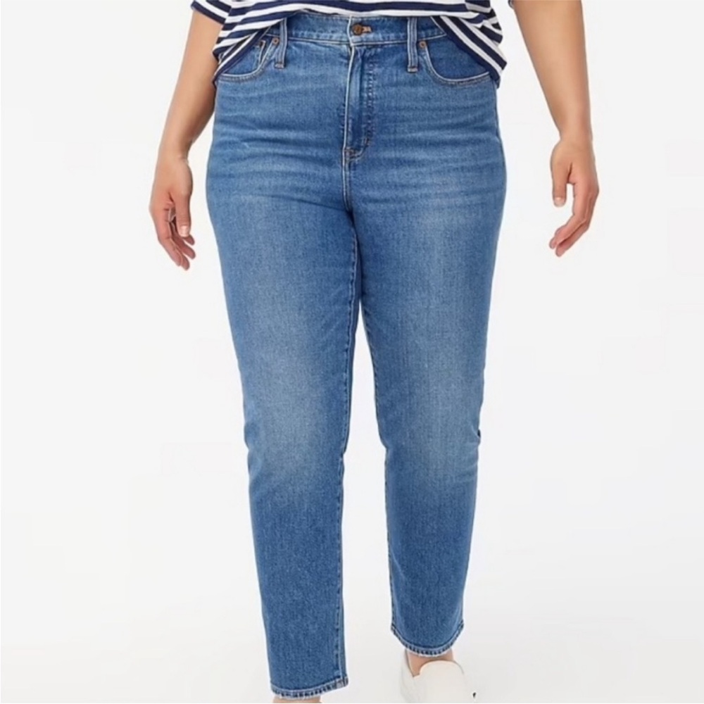 J. Crew Essential Straight Denim Jean 28
#BJ823 Meadow Blue Medium Wash
Jeans - Picture 1 of 5